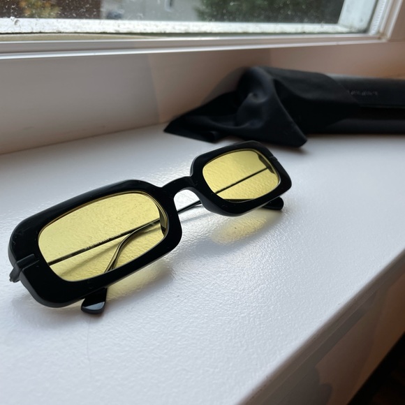 The Backyard Sunglasses in Black & Yellow Mono
WeWoreWhat - Picture 4 of 13